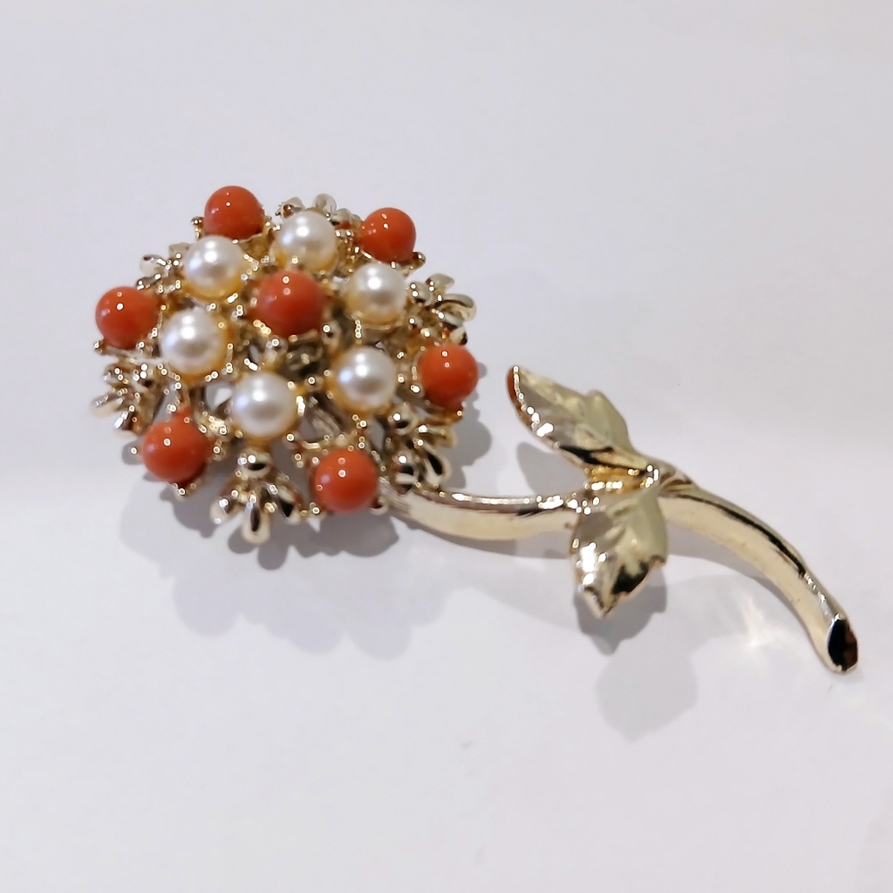 Vintage Gold Tone and Coral Coloured Floral Brooch